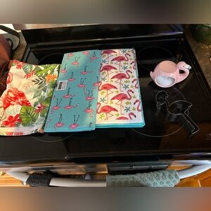 Flamingo kitchen items